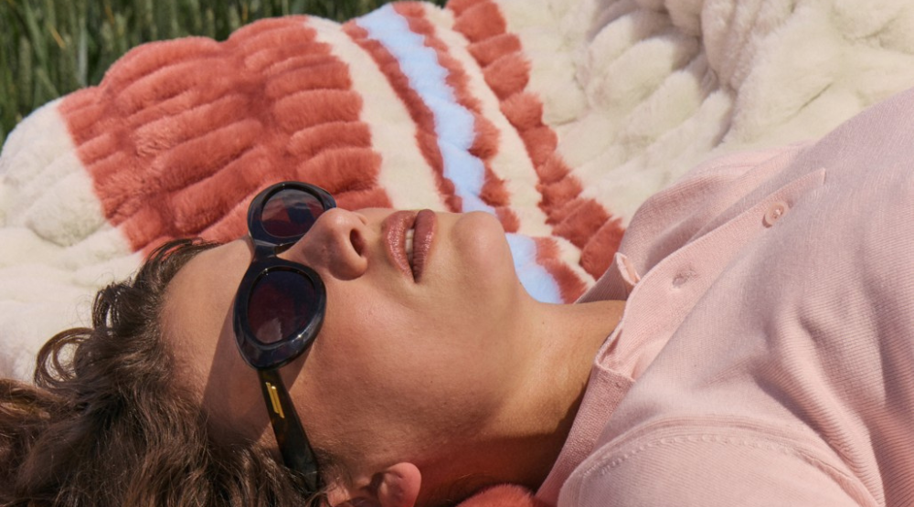 New DTC brand launches with focus on plush blankets